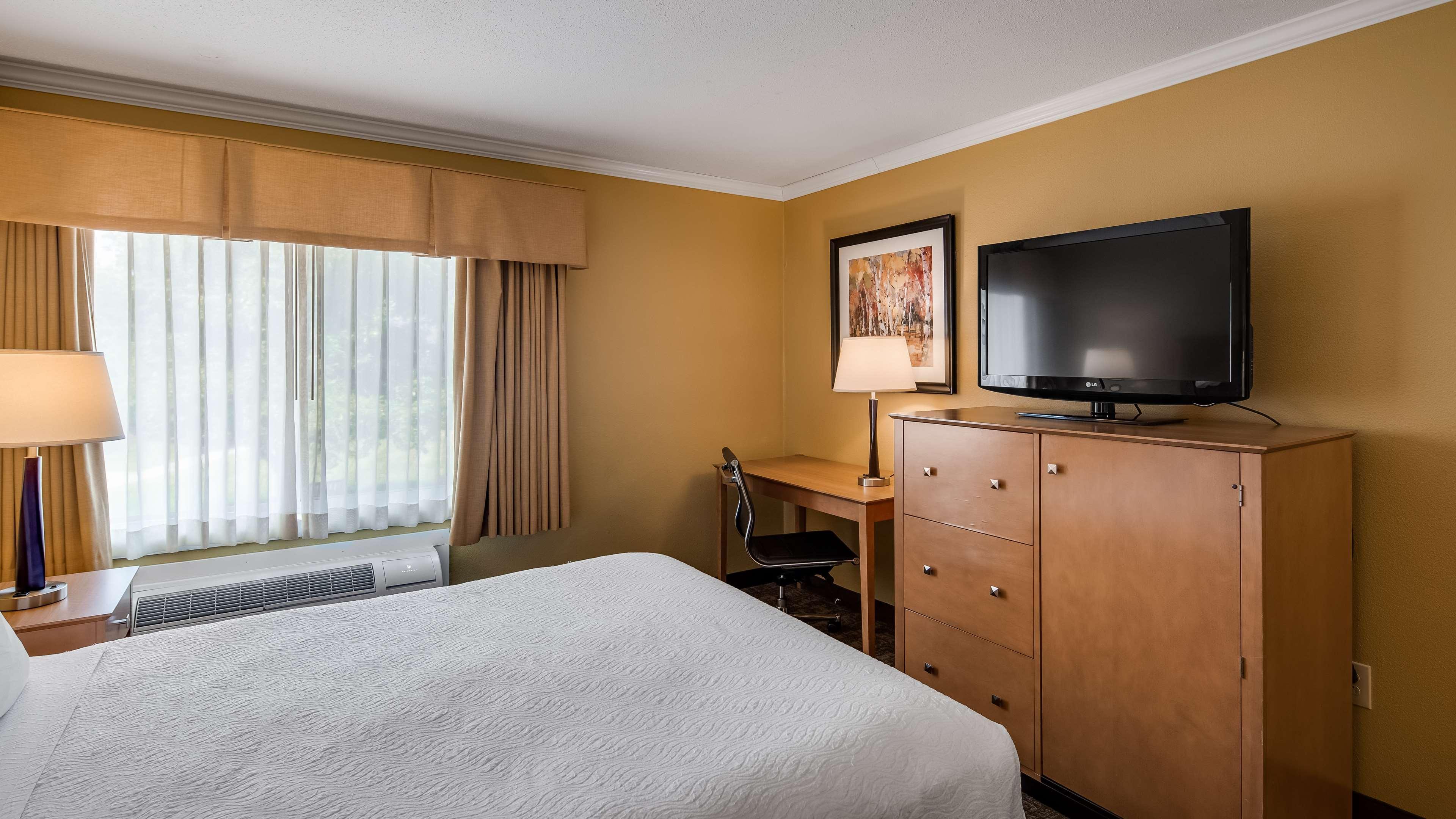 Best Western Plus Windjammer Inn & Conference Center Burlington Zewnętrze zdjęcie