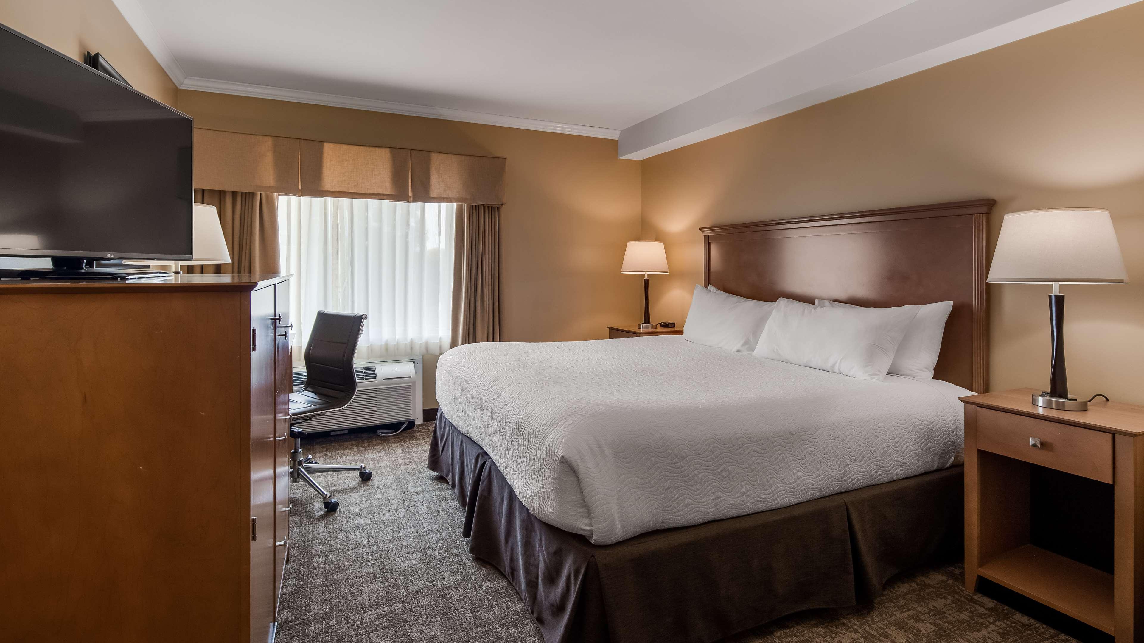 Best Western Plus Windjammer Inn & Conference Center Burlington Zewnętrze zdjęcie