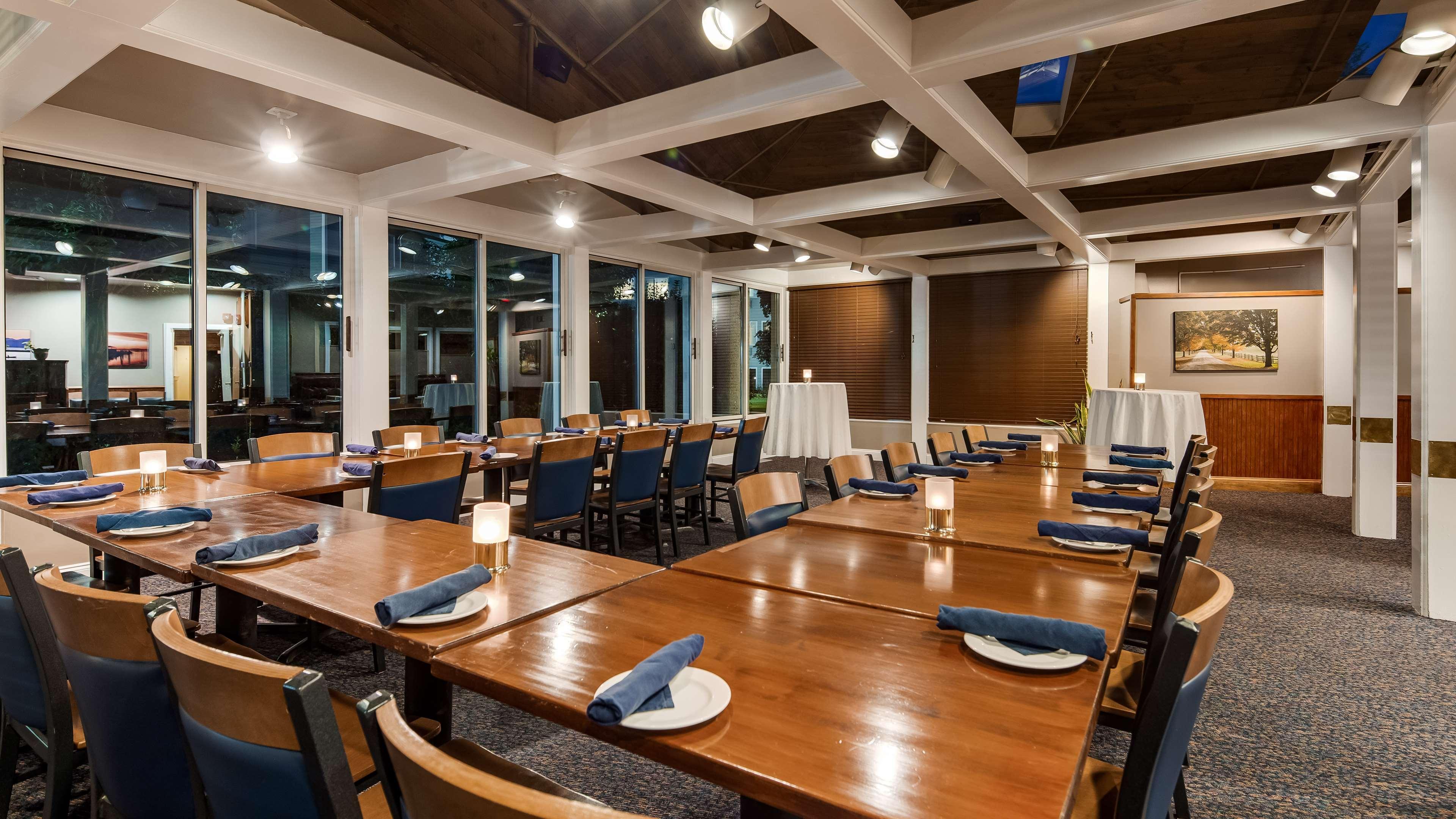 Best Western Plus Windjammer Inn & Conference Center Burlington Zewnętrze zdjęcie