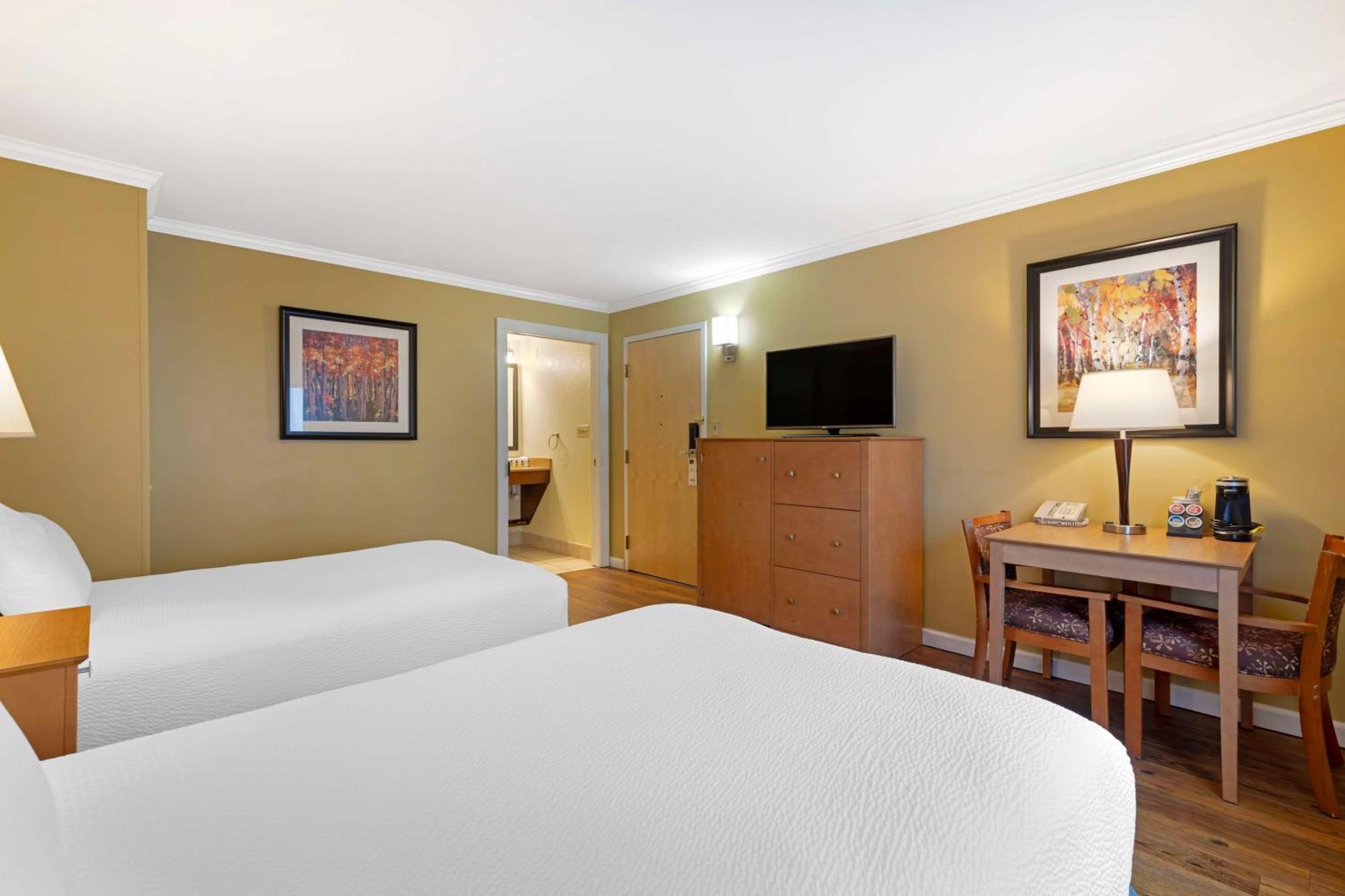 Best Western Plus Windjammer Inn & Conference Center Burlington Zewnętrze zdjęcie