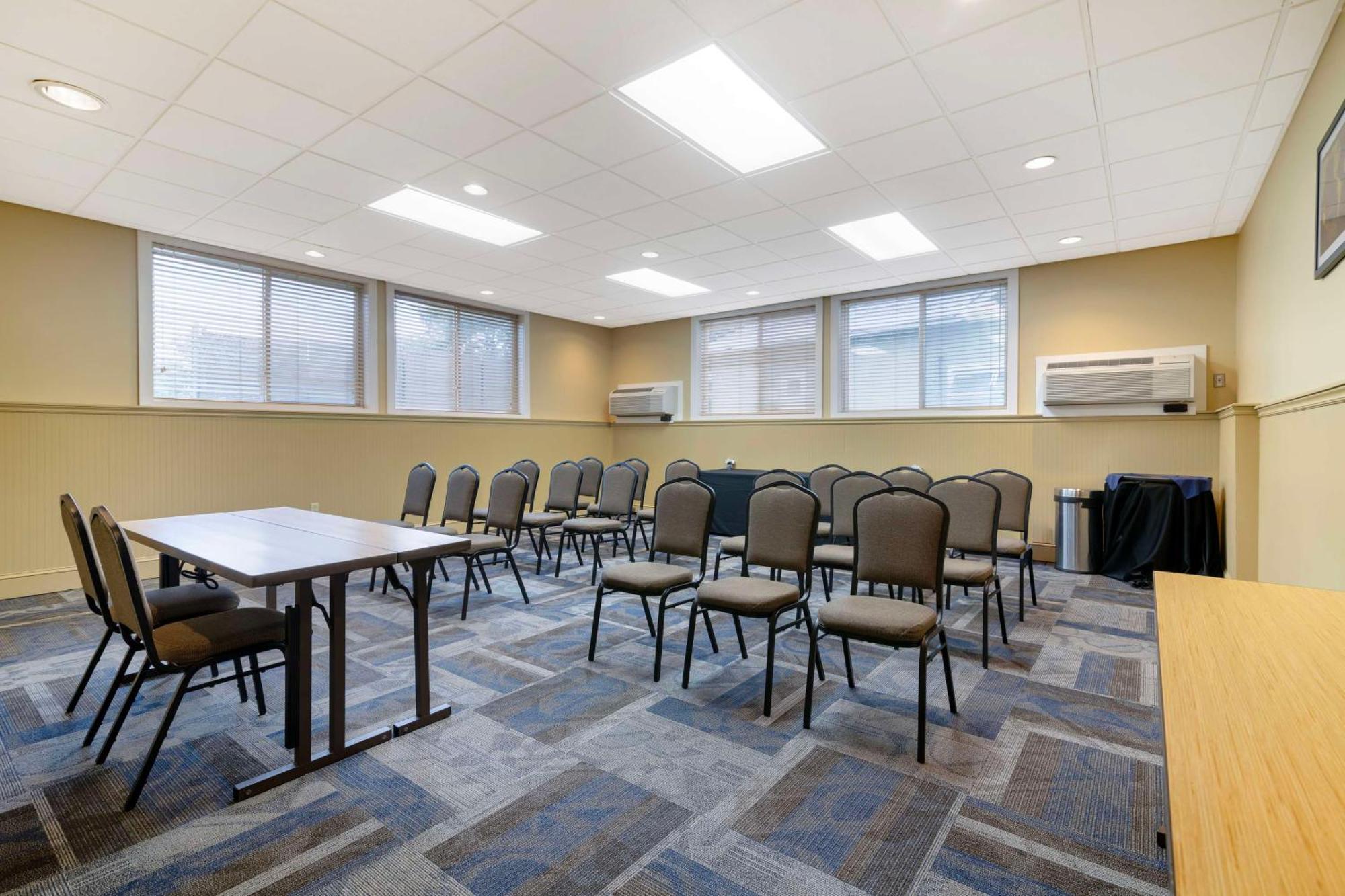 Best Western Plus Windjammer Inn & Conference Center Burlington Zewnętrze zdjęcie
