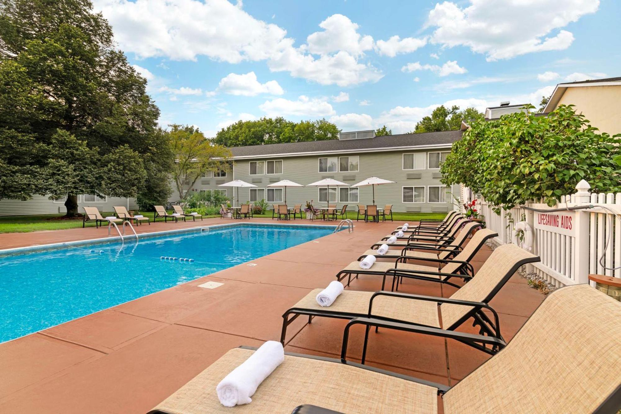 Best Western Plus Windjammer Inn & Conference Center Burlington Zewnętrze zdjęcie