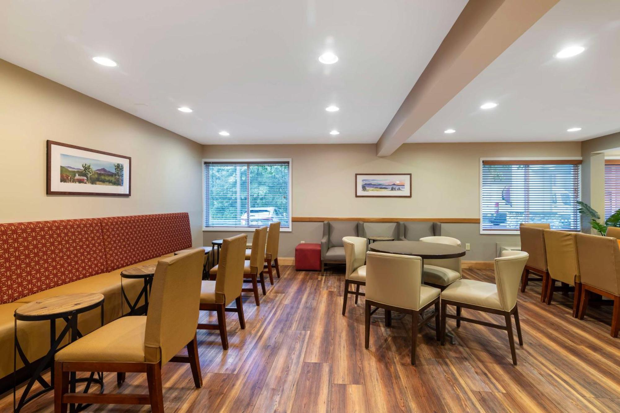 Best Western Plus Windjammer Inn & Conference Center Burlington Zewnętrze zdjęcie
