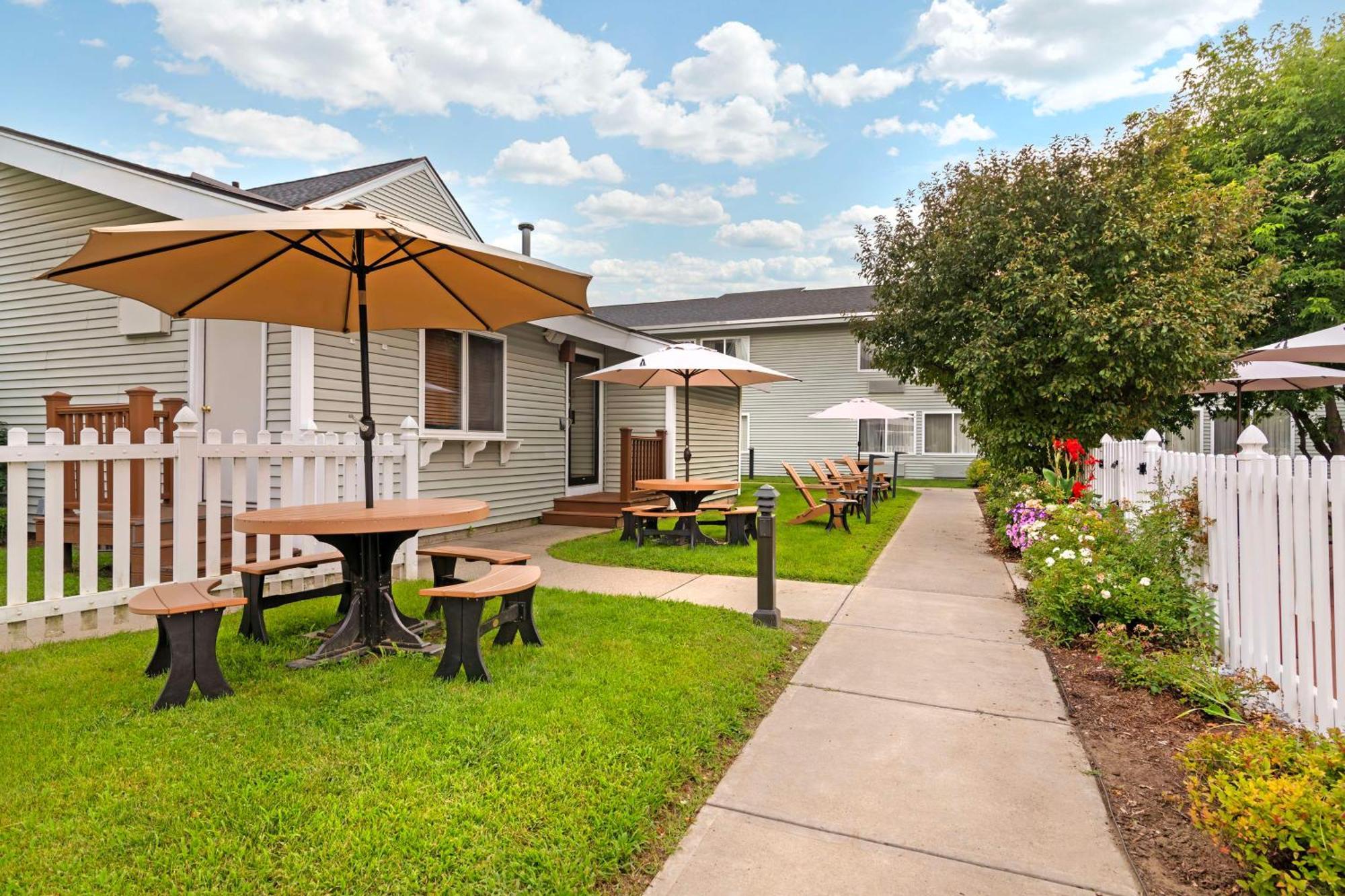 Best Western Plus Windjammer Inn & Conference Center Burlington Zewnętrze zdjęcie