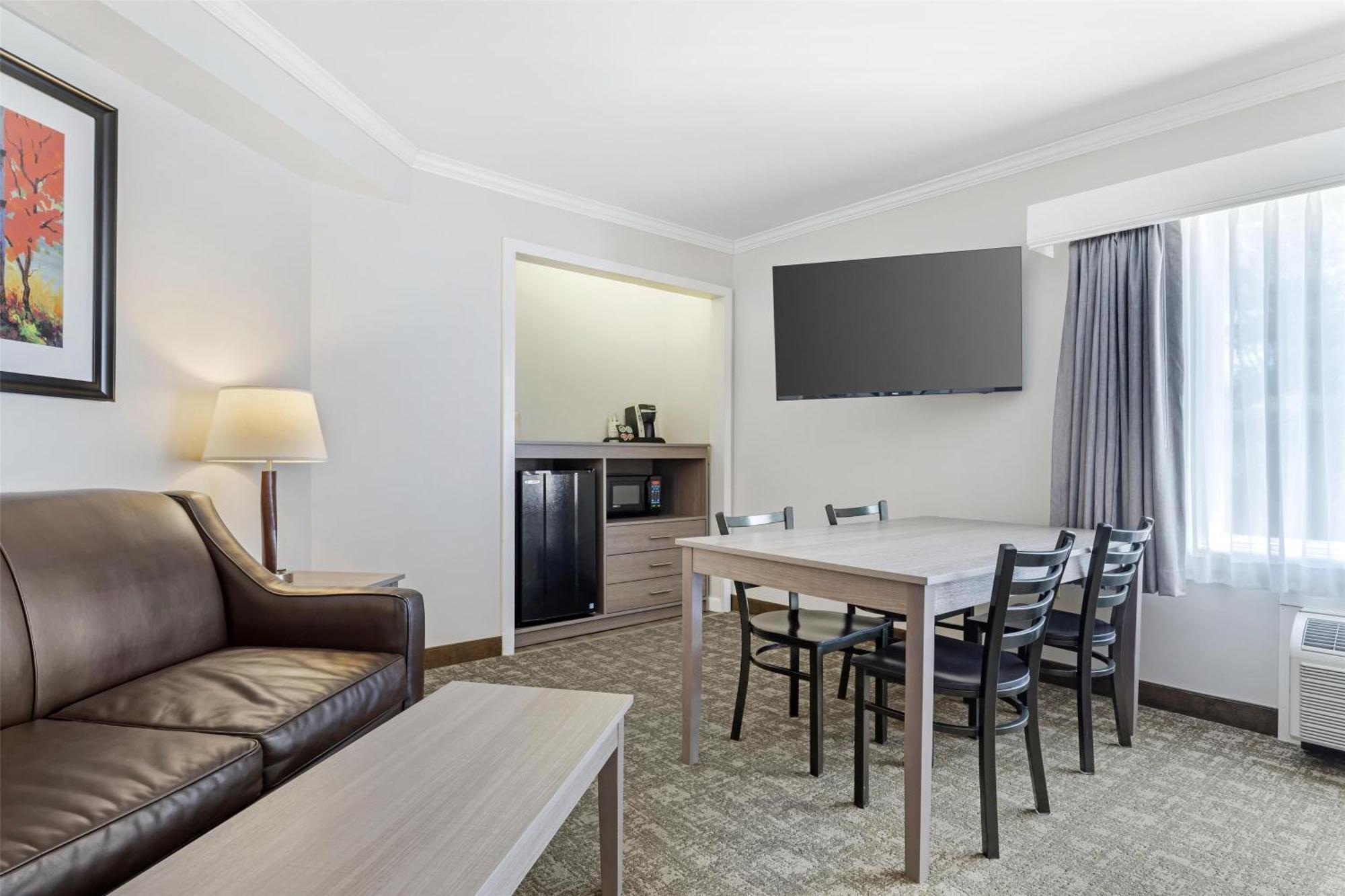 Best Western Plus Windjammer Inn & Conference Center Burlington Zewnętrze zdjęcie